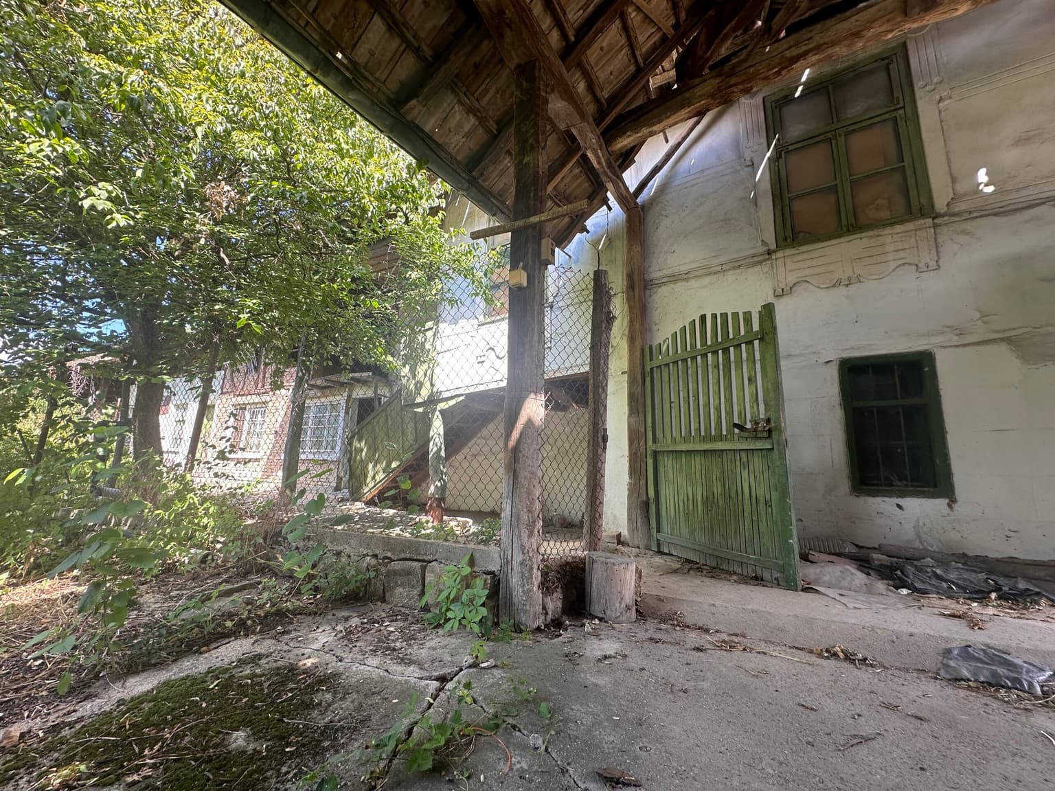 Cartwheel House – Lom Cherkovna - thumbnail 4